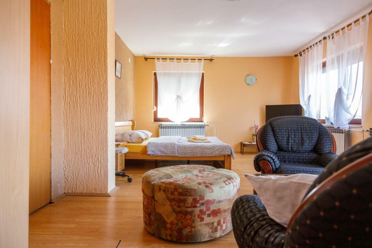Apartmani Maraton Vukovar Eksteriør bilde