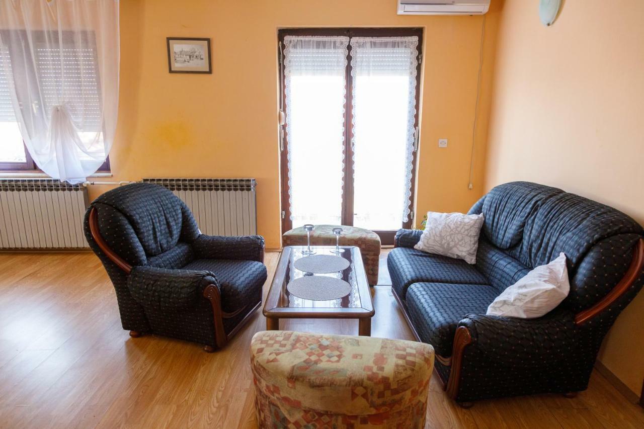 Apartmani Maraton Vukovar Eksteriør bilde