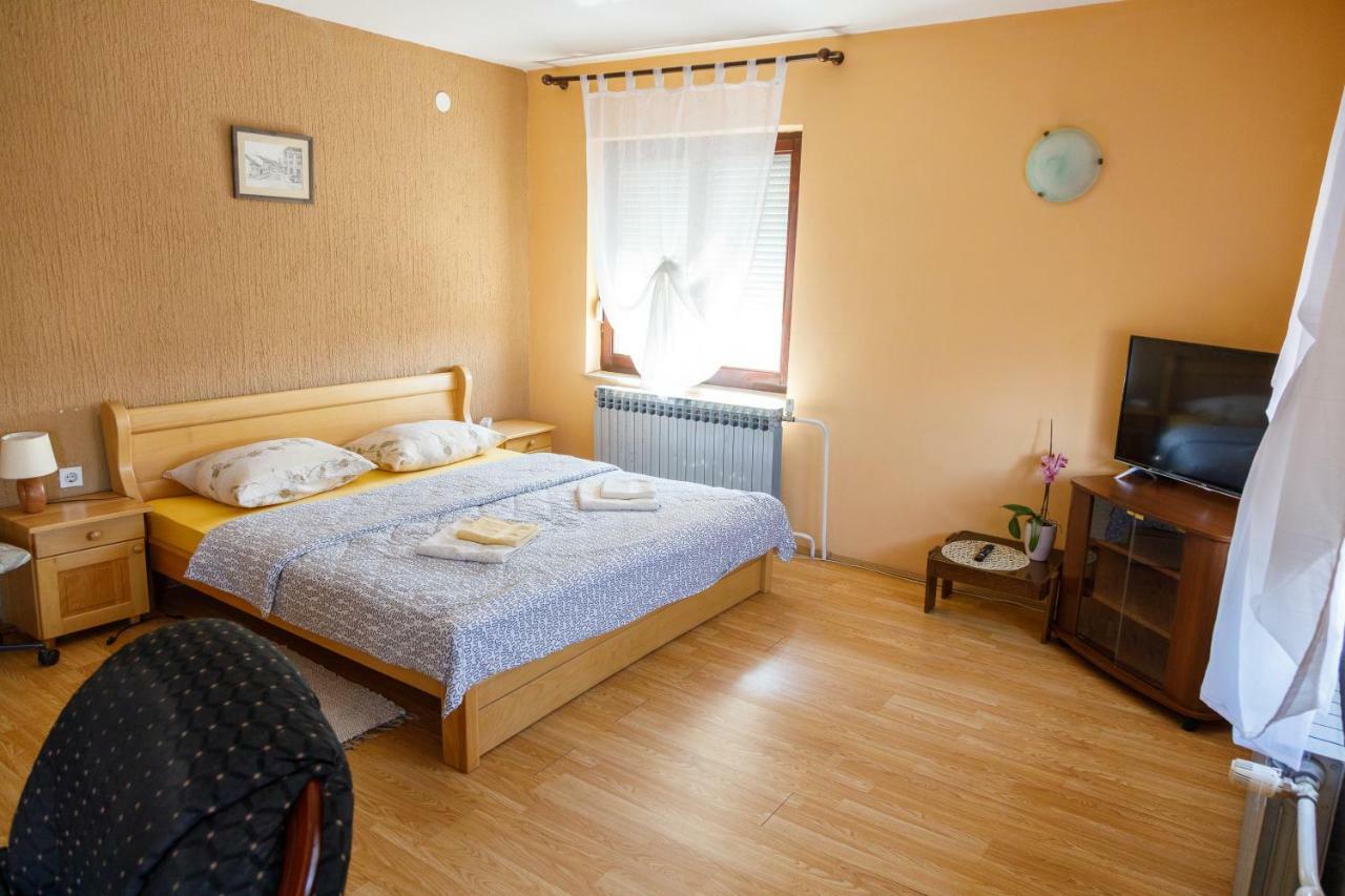 Apartmani Maraton Vukovar Eksteriør bilde